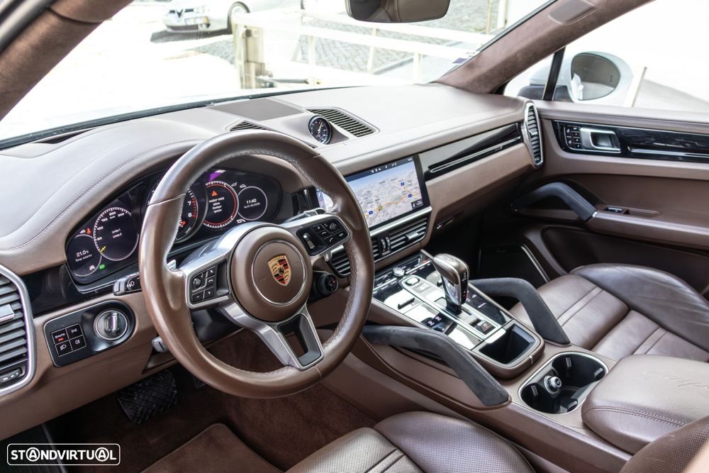 Porsche Cayenne Coupé E-Hybrid - 36
