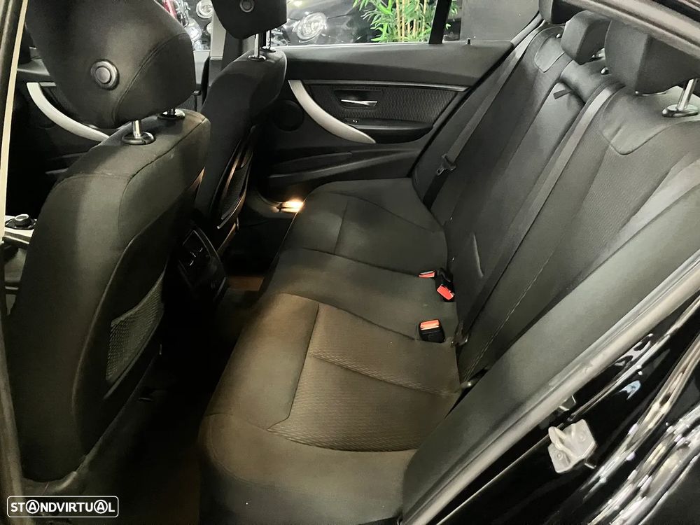 BMW 330 e iPerformance - 17