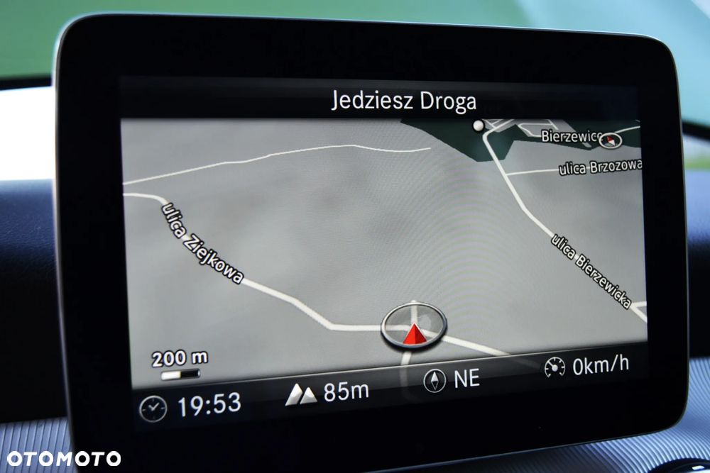 Mercedes-Benz GLA 180 d Activity Edition - 24