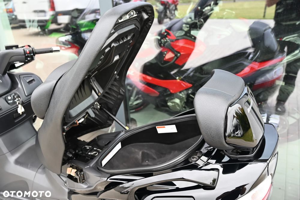 Suzuki Burgman - 28