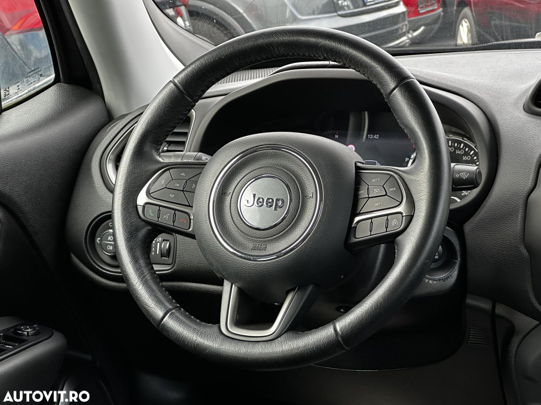 Jeep Renegade - 10