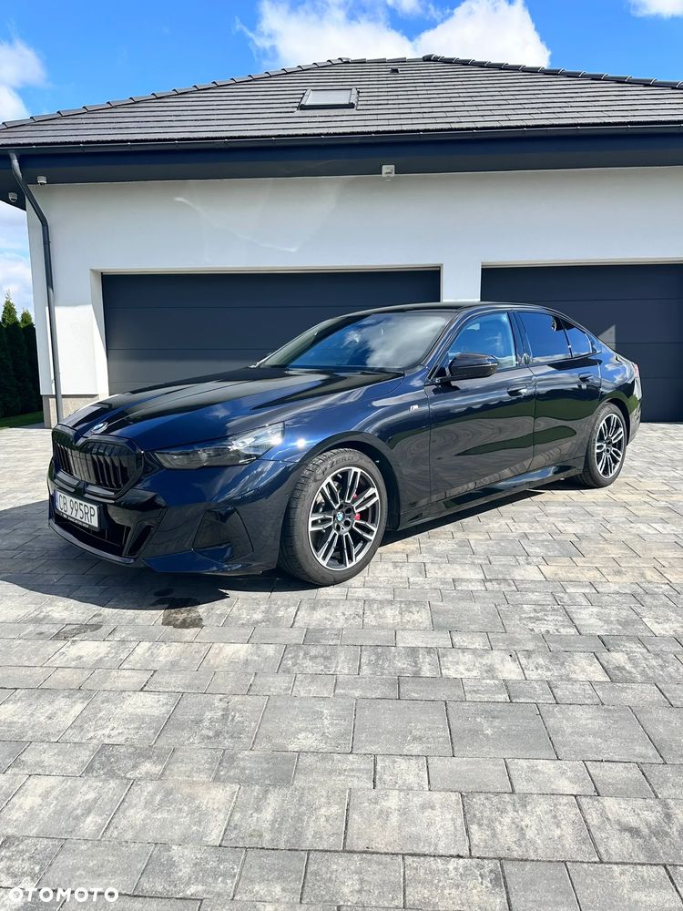 BMW Seria 5 M550i xDrive - 3