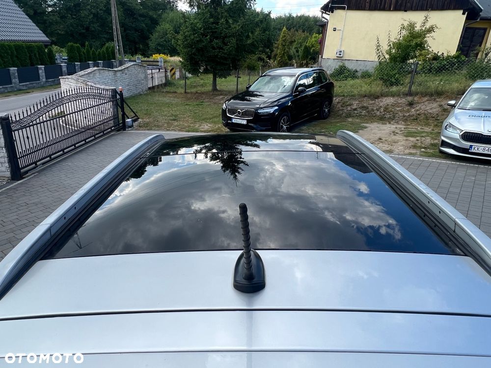 Hyundai ix35 2.0 CRDi 4WD Fifa World Cup Gold Edition - 10