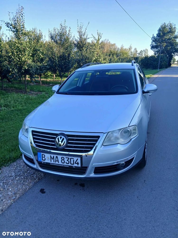 Volkswagen Passat - 1