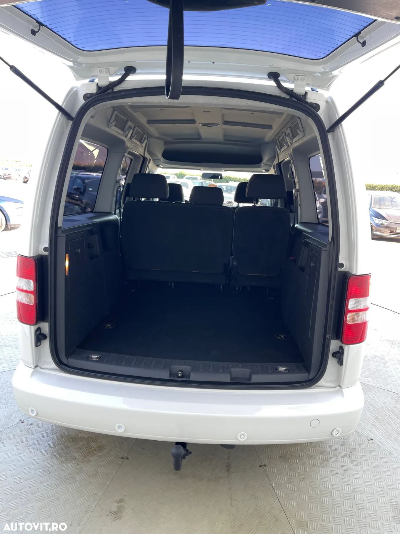 Volkswagen Caddy Maxi 2.0 TDI 4Motion Trendline - 24