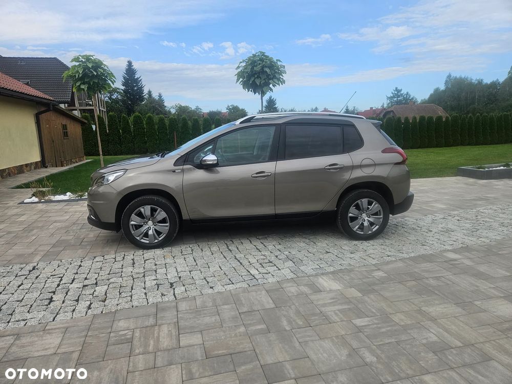 Peugeot 2008 1.2 Pure Tech Signature - 15