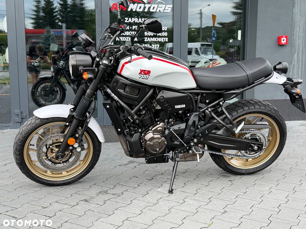 Yamaha XSR - 28