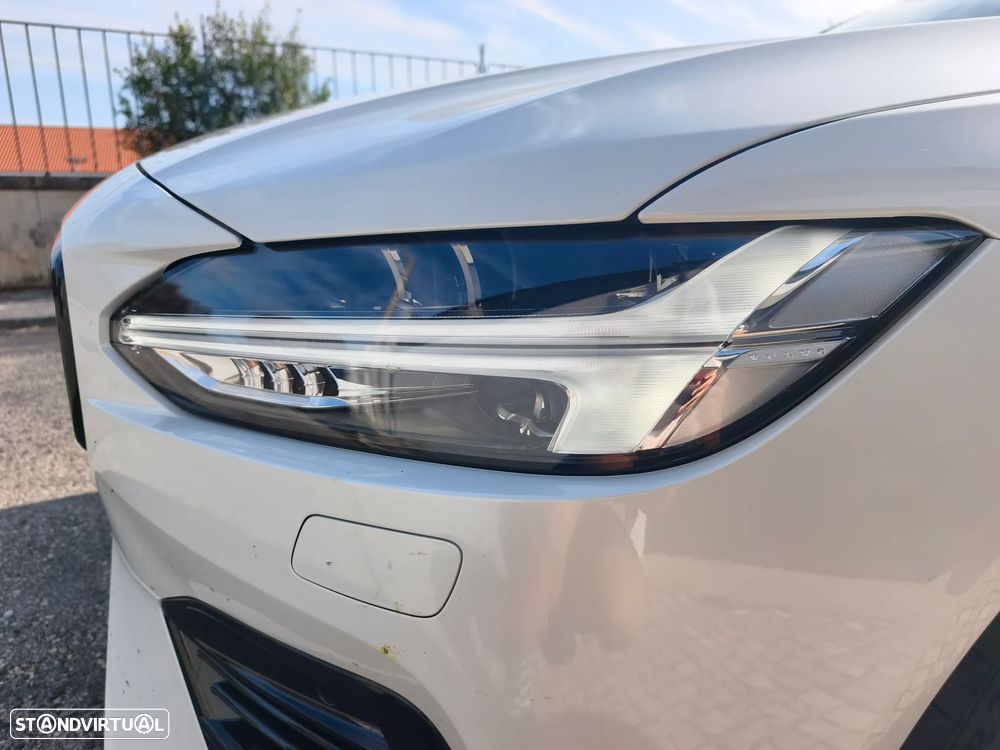 Volvo S90 T8 Twin Engine R-Design AWD (Plug-in Hybrid - 22