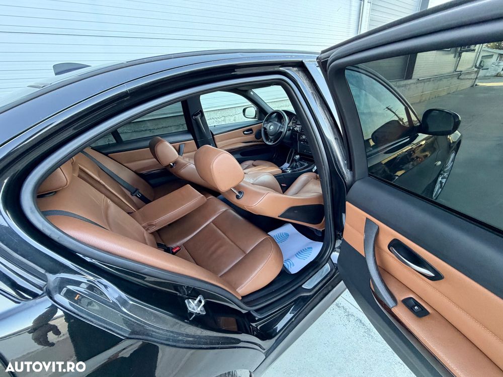 BMW Seria 3 320d Sport Line - 10