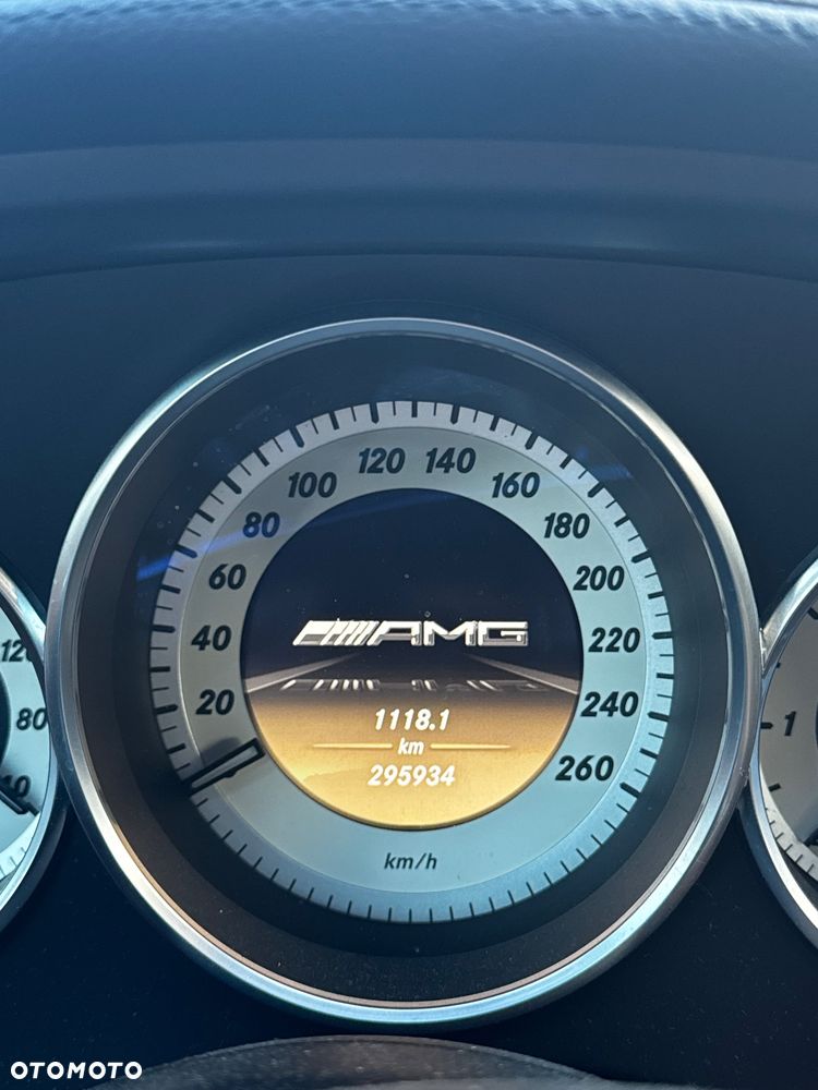 Mercedes-Benz CLS 350 CDI 4-Matic BlueEff - 2