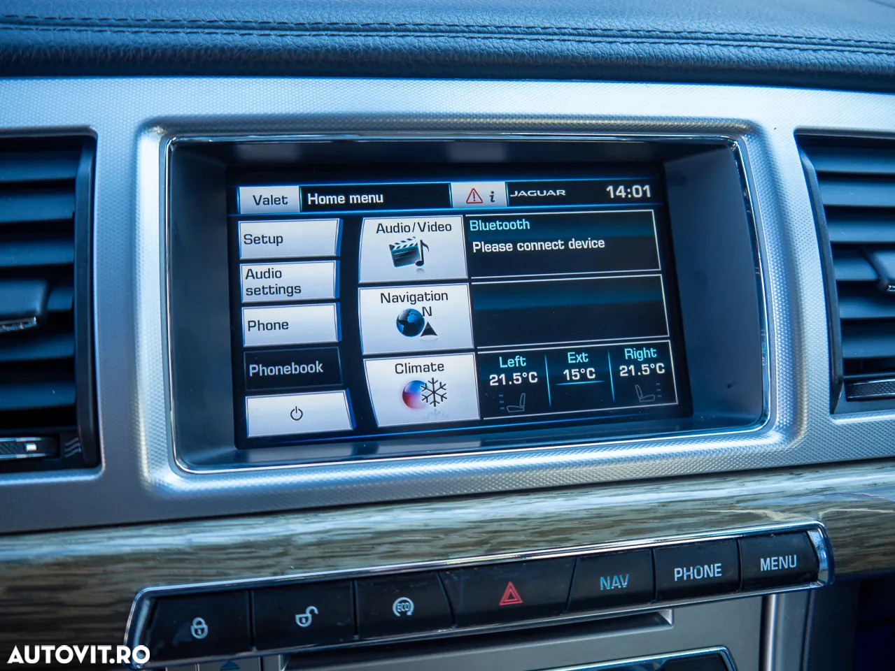 Jaguar XF 2.2D - 38