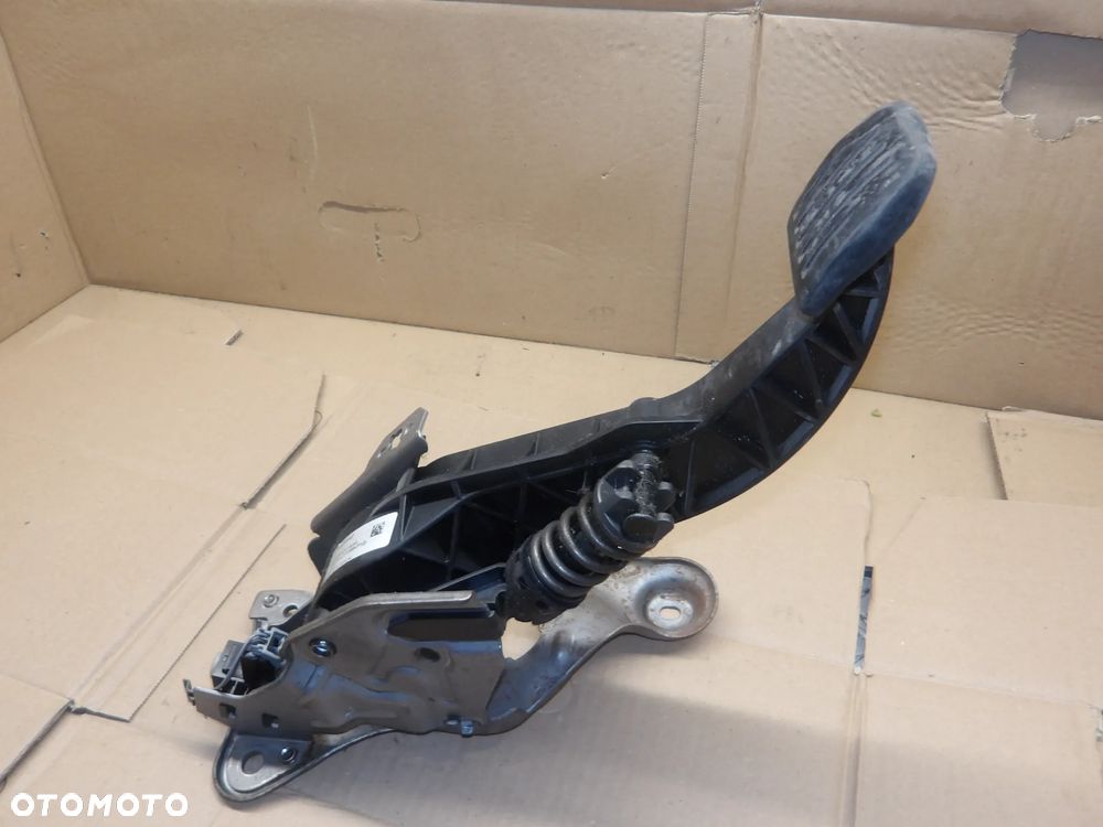 VOLVO S60 II 10-13r. 2.0 D3 PEDAŁ SPRZĘGŁA - 1