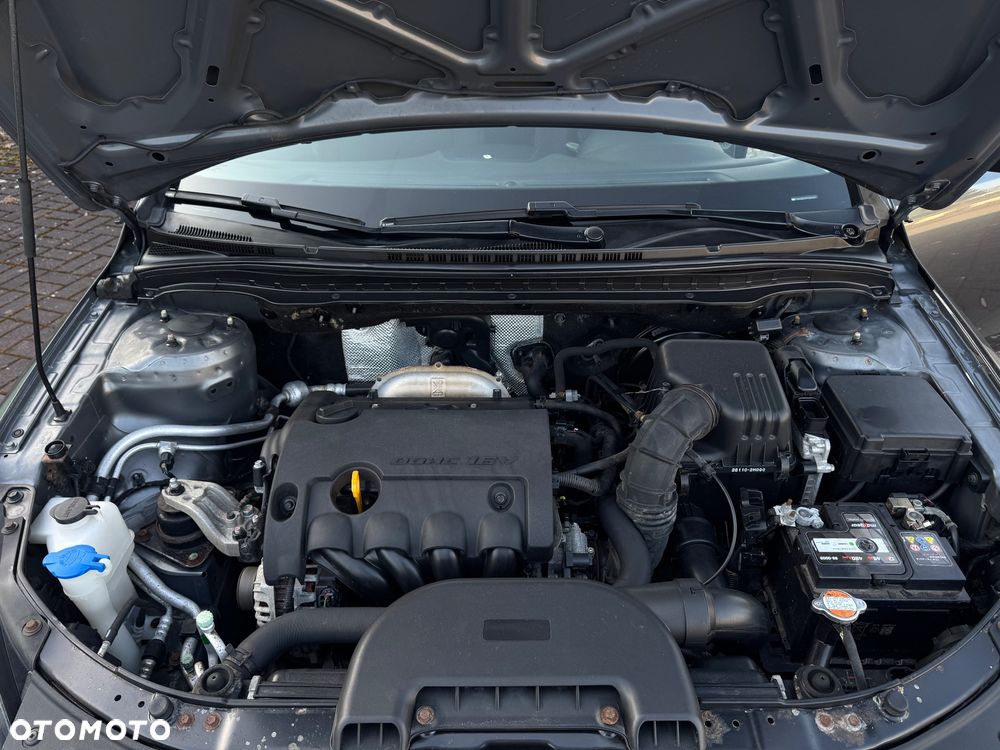 Hyundai i30 1.4 Team 08 - 8