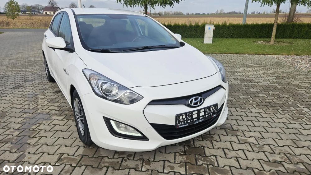 Hyundai i30 ver-1-6-crdi-bluedrive-classic - 2