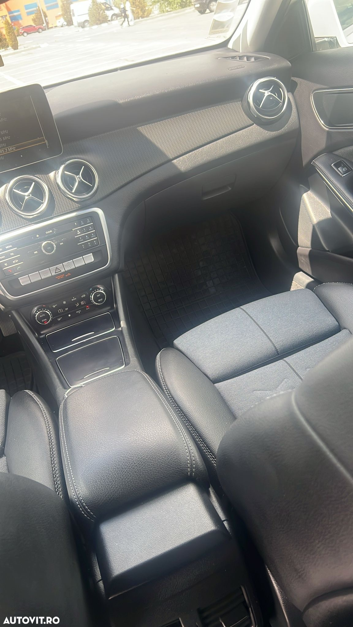 Mercedes-Benz GLA 200 d Aut. - 10