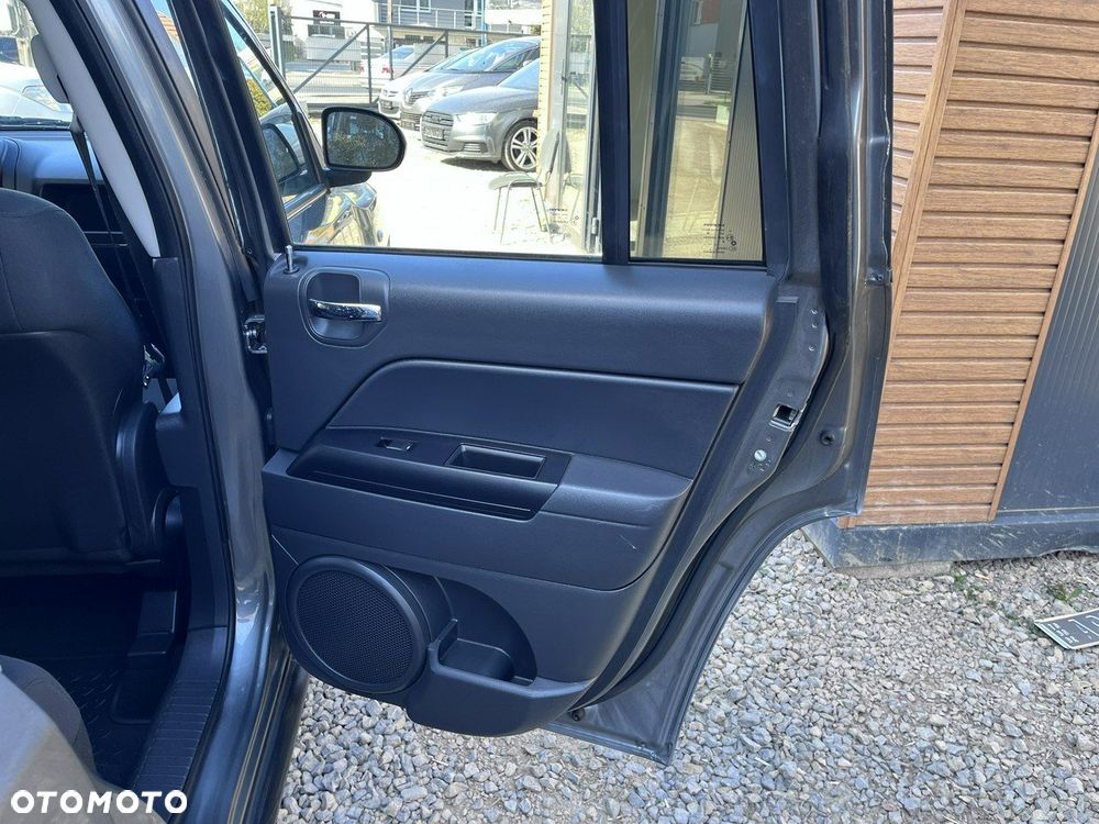 Jeep Compass - 25