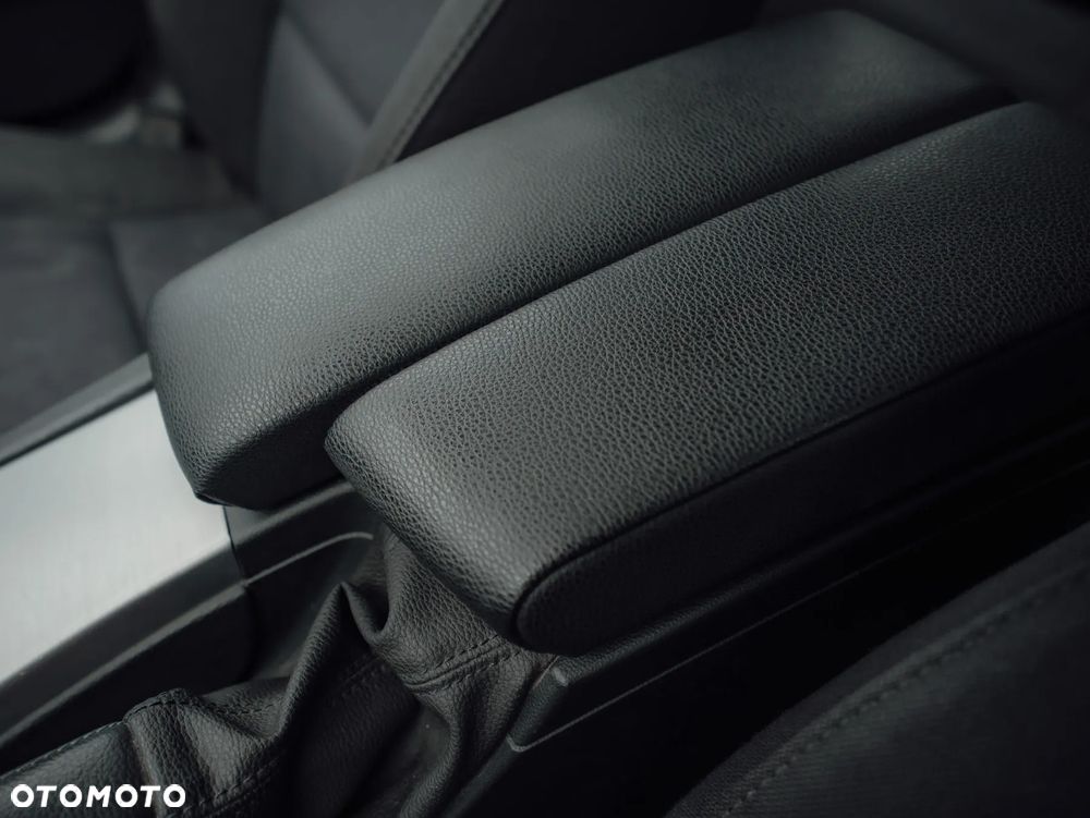 BMW Seria 3 320i Edition Sport - 27