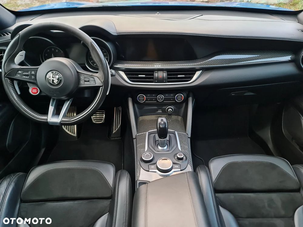 Alfa Romeo Stelvio V6 2.9 Bi-Turbo AT8-Q4 Quadrifoglio - 33