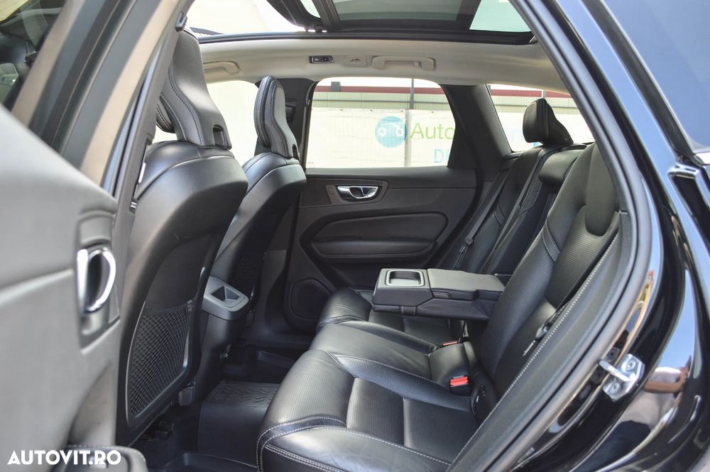 Volvo XC 60 B5 MHEV AWD Inscription - 37
