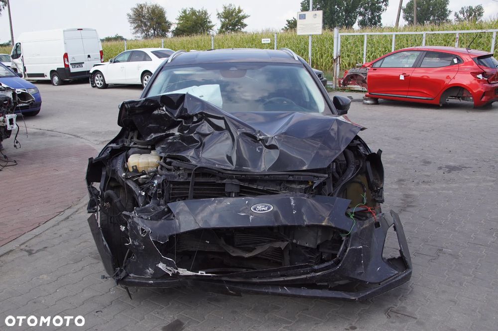Auto na części - Ford Focus MK4 1.5 EcoBoost 150 KM YZDA JX6R-7F097-AHC Shadow Black 2019R Silnik Skrzynia Drzwi Szyba Klapa Lusterko Lampa Zderzak Deska Kokpit Sterownik Moduł Czujnik Licznik Wyświetlacz Kierownica - 2