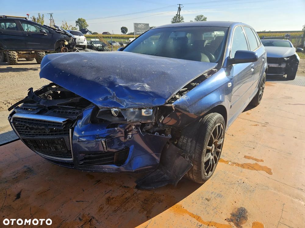 Audi A3 Sportback 8P 2004-2007 Silnik 1.6 FSI BLP 115KM/85kW LZ5C na części drzwi klapa lampa - 3