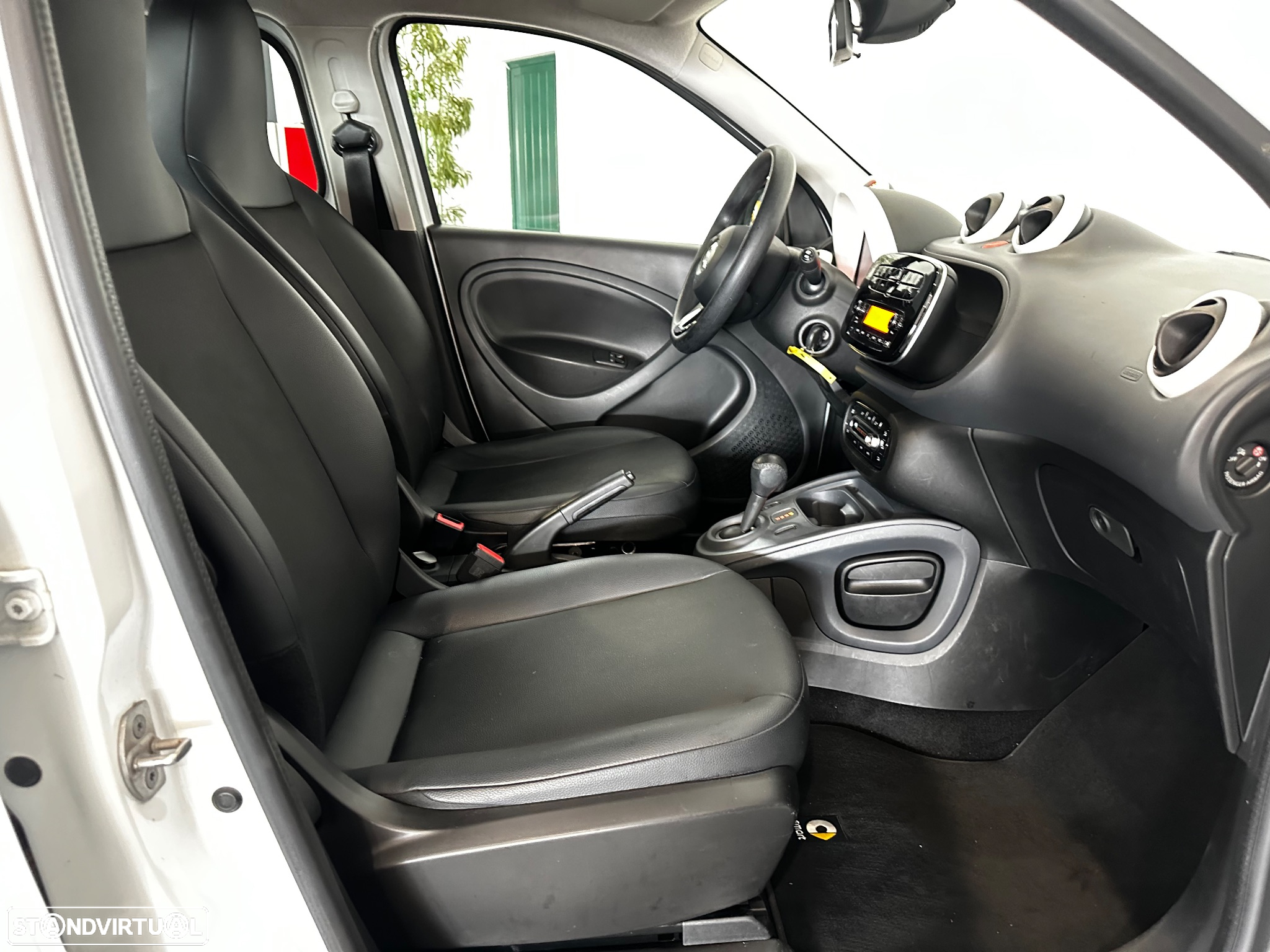 Smart ForFour EQ Business Solution - 23