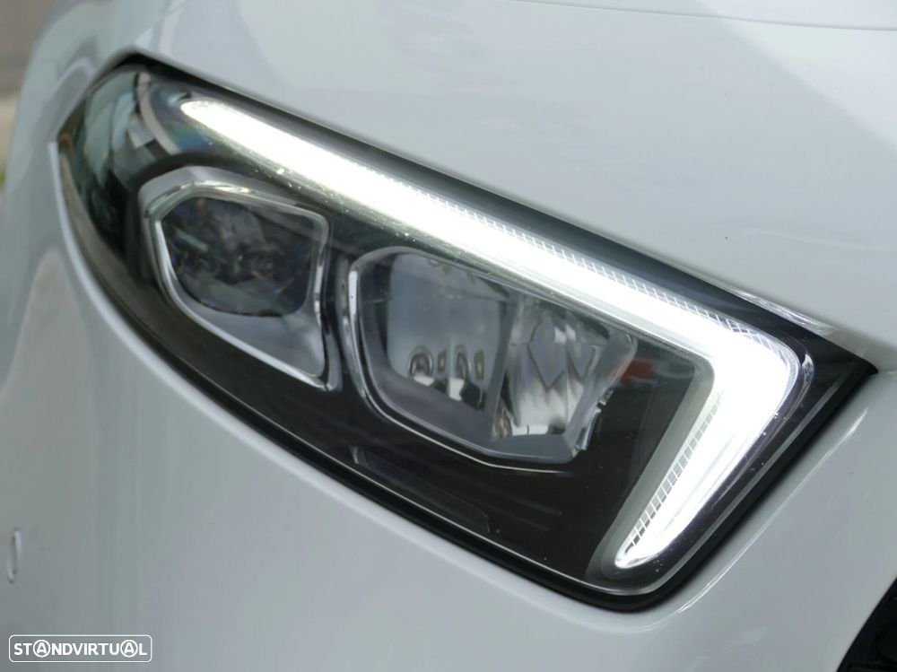 Mercedes-Benz A 250 e AMG Line - 13
