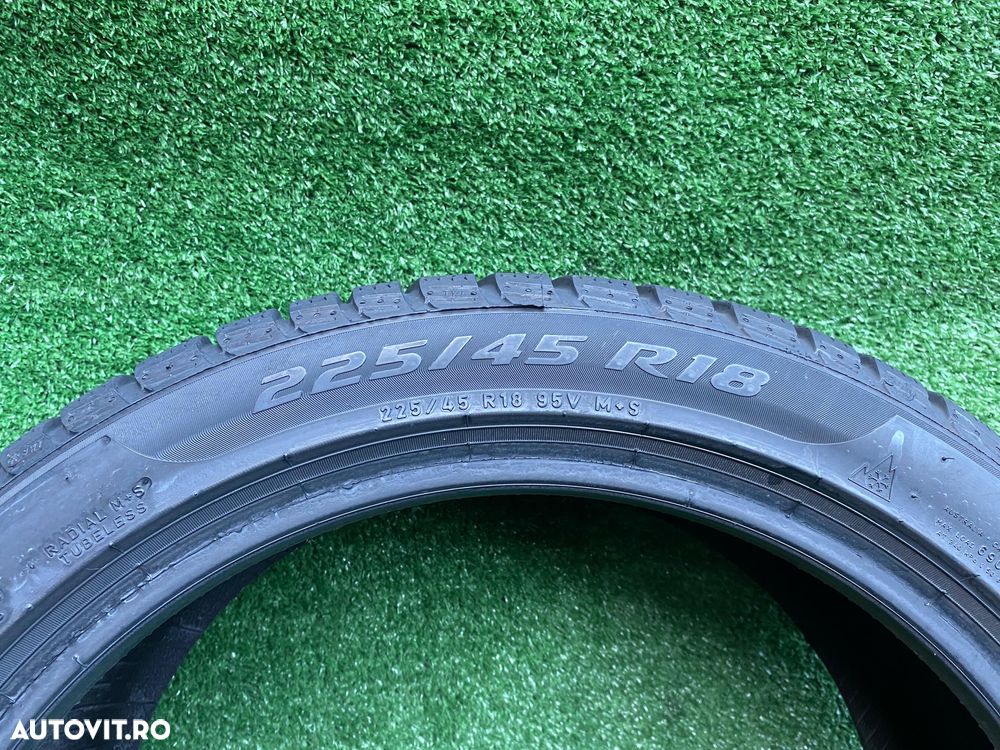 Set 2 anvelope iarna Pirelli  Sottozero 3  225 45 R18 DOT 1719 - 5