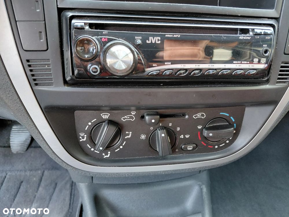 Citroën C2 1.1 VTR - 15