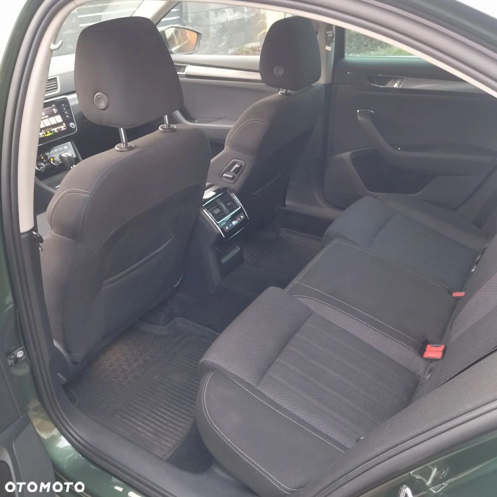 Skoda Superb 2.0 TDI SCR 4x4 Style DSG - 9