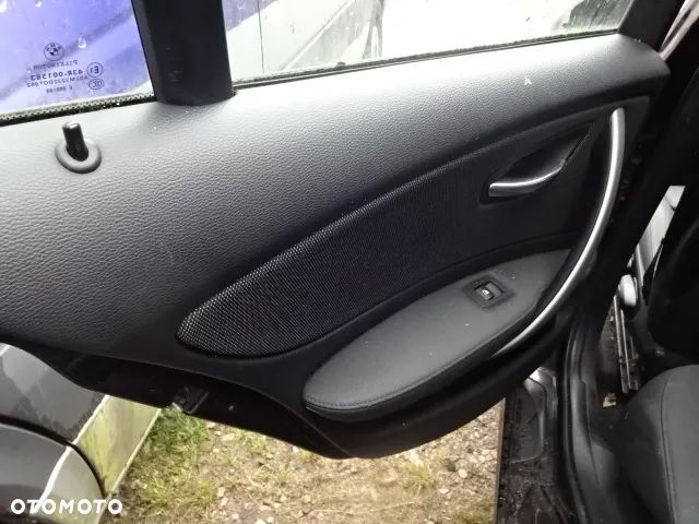 Kompletne tylne lewe drzwi BMW E87 668/9 - 3