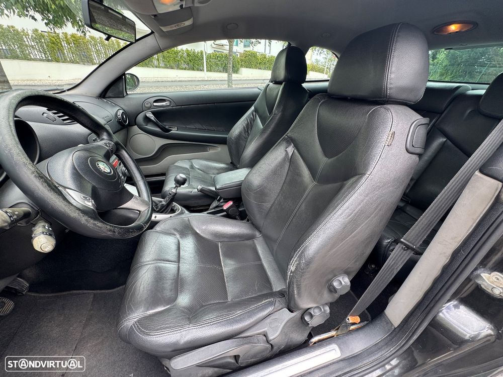 Alfa Romeo GT 1.9 JTD M-JET - 9