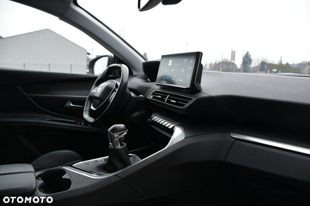 Peugeot 3008 1.2 PureTech Allure Pack S&S - 19