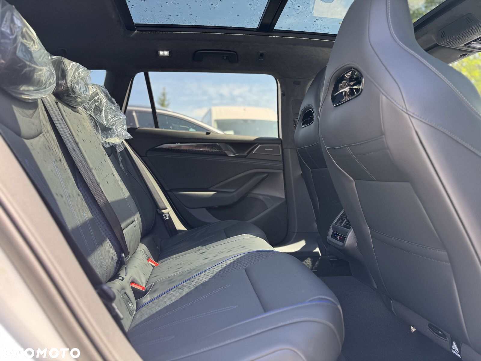 Volkswagen Passat - 21
