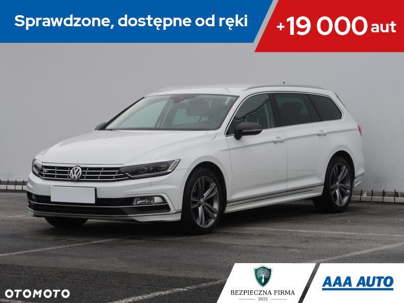 Volkswagen Passat - 1