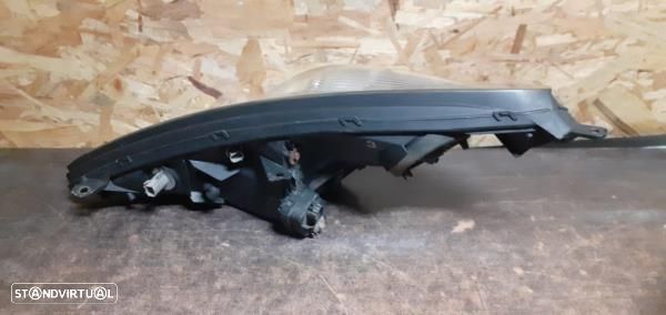 Ótica Dto Toyota Celica Coupé (_T23_) - 3