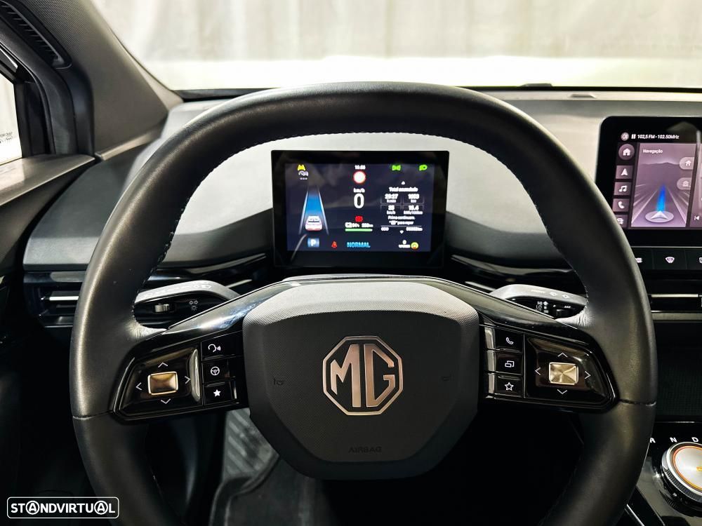 MG MG4 64 kWh Luxury - 47