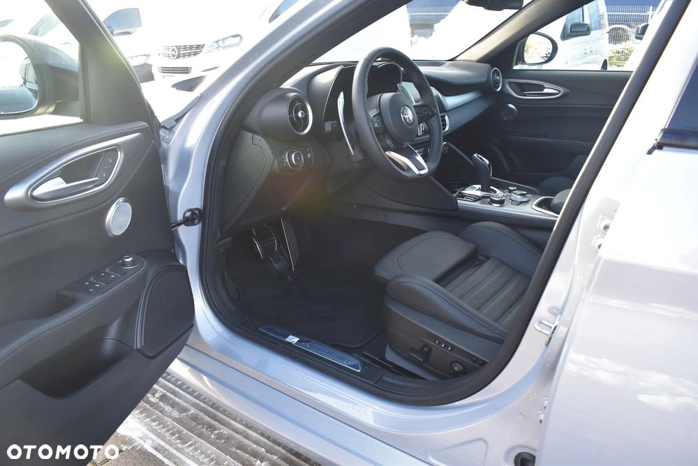 Alfa Romeo Giulia 2.0 Turbo Veloce Q4 - 11