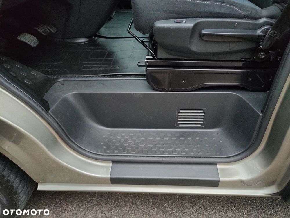 Opel Vivaro L2H1 S&S Tourer - 24