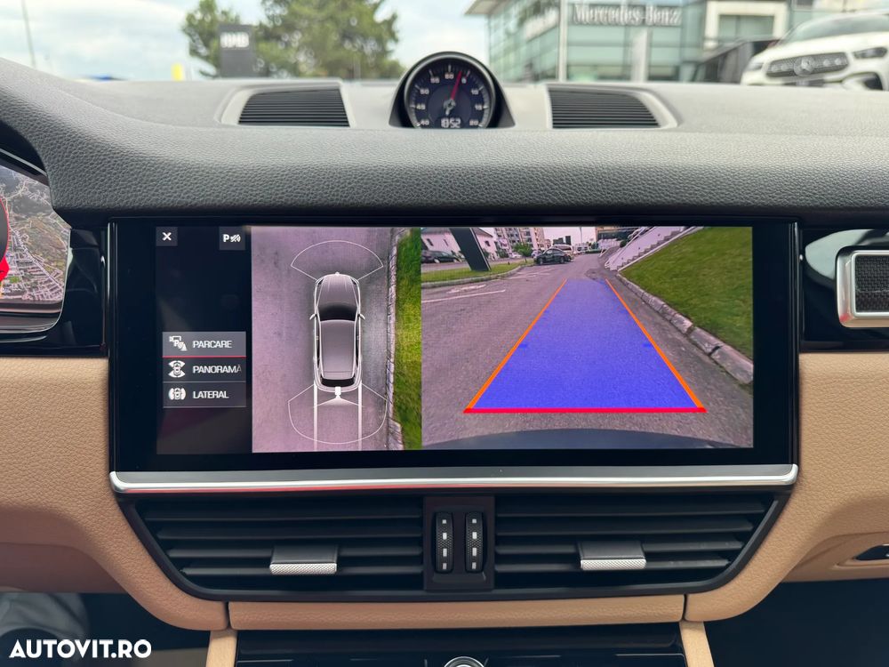 Porsche Cayenne - 25