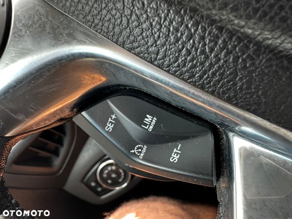 Ford Tourneo Connect Grand - 25