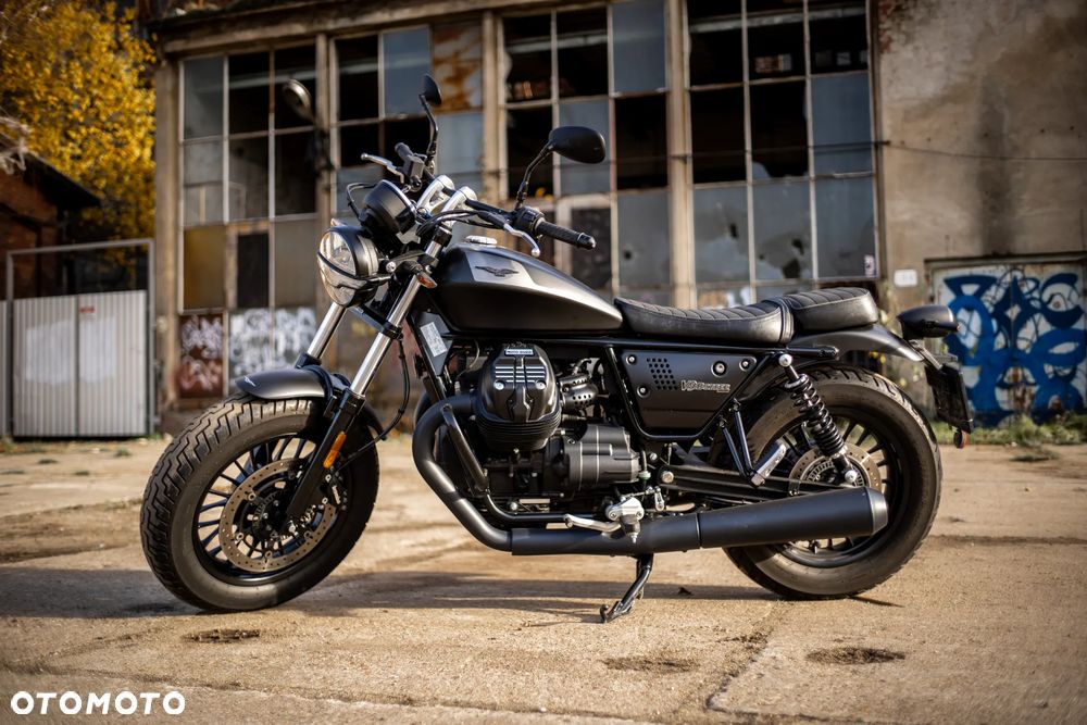 Moto Guzzi V9 - 1