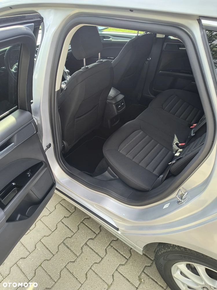 Ford Mondeo - 8