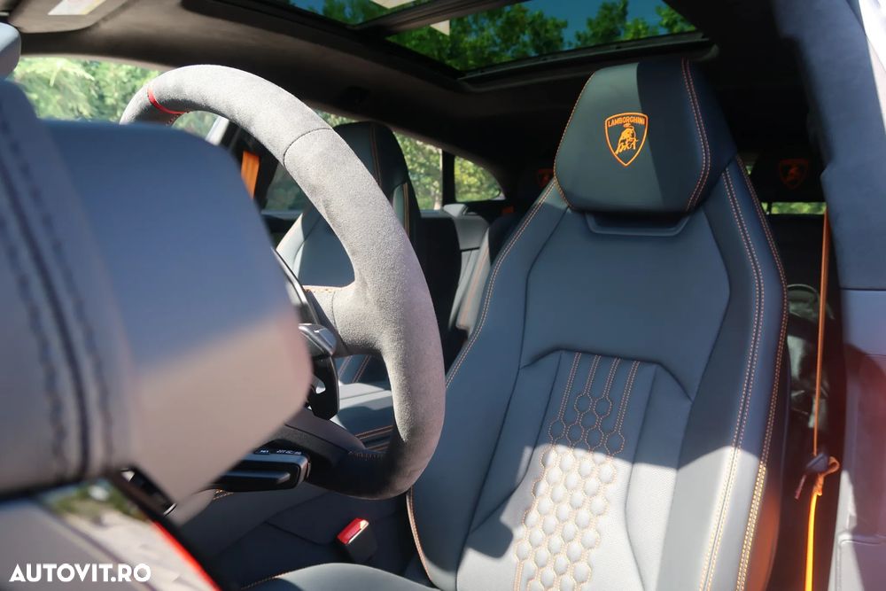 Lamborghini URUS - 11