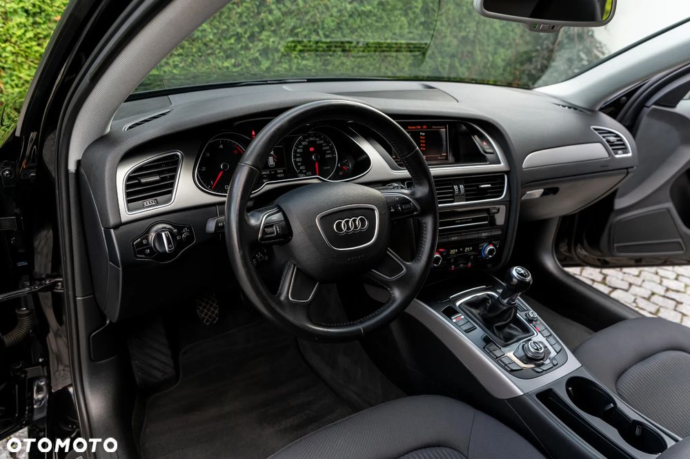 Audi A4 Avant 2.0 TDI ultra design - 29