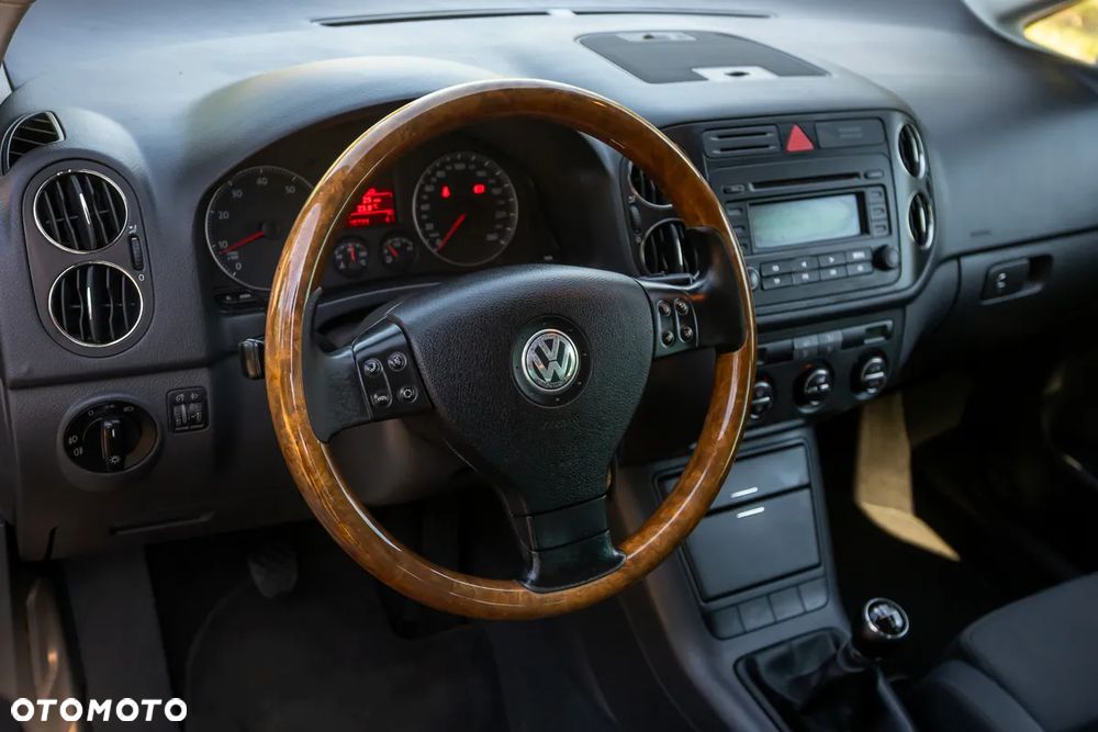 Volkswagen Golf Plus 1.6 FSI Sportline - 22