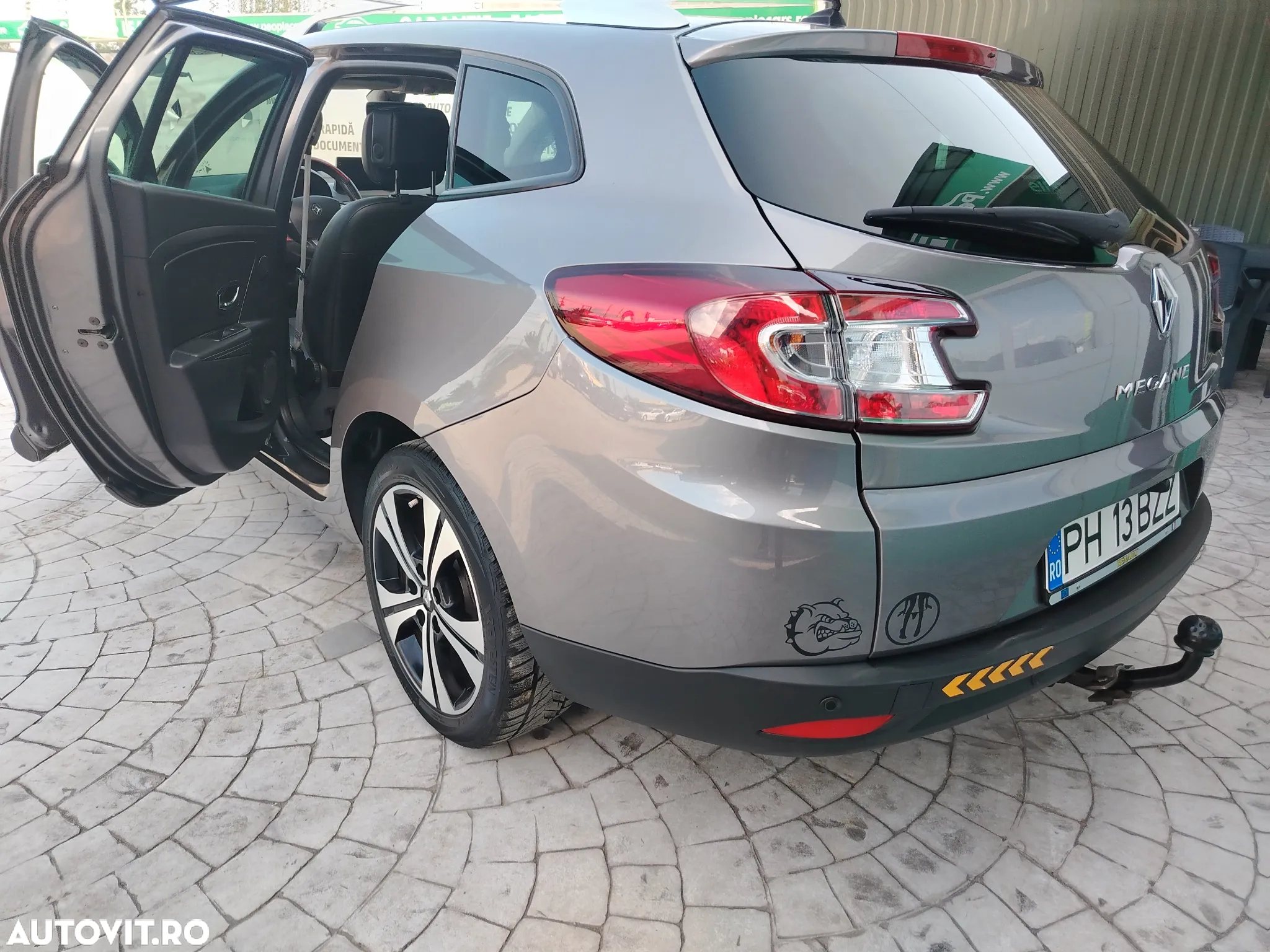 Renault Megane Grandtour TCe 130 Bose Edition - 12