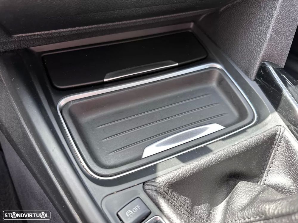 BMW 318 d Sport Line - 37