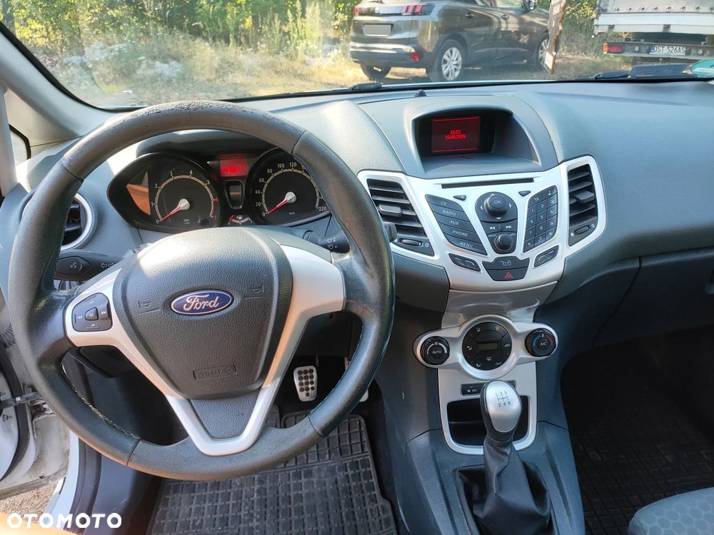 Ford Fiesta - 21