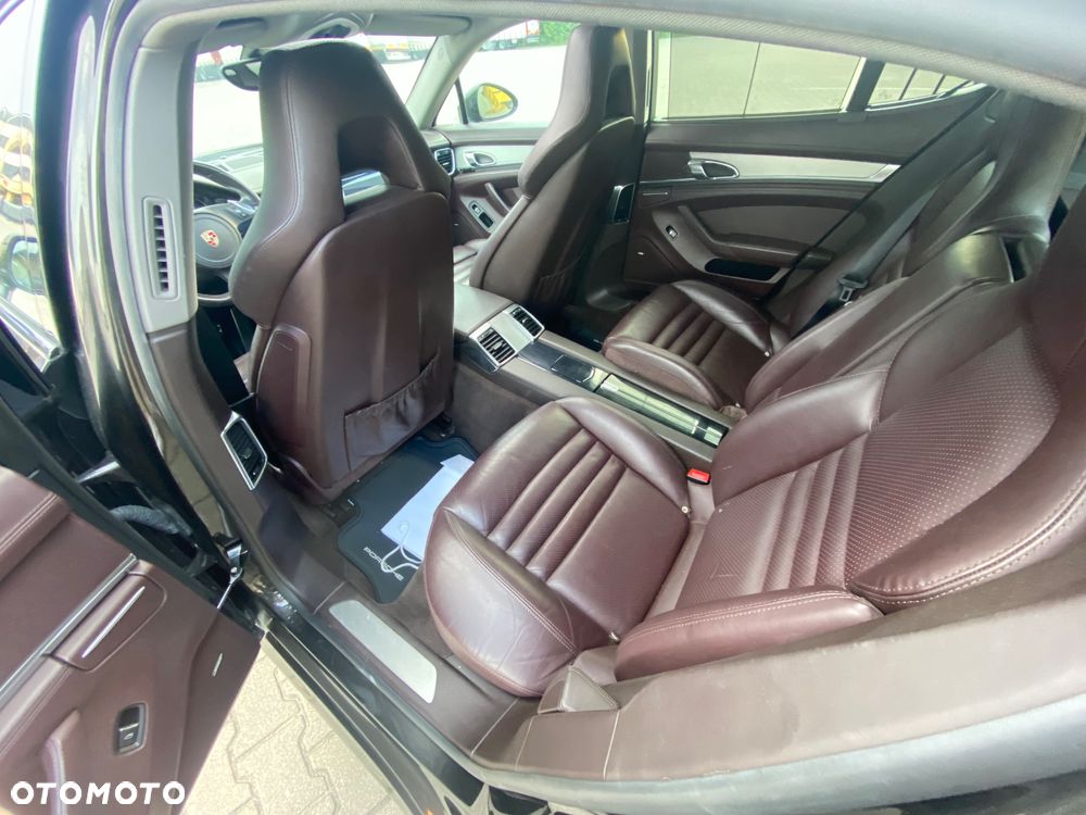 Porsche Panamera 4 - 6